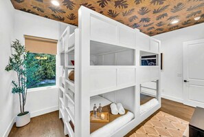4 chambres, bureau, fer et planche Ă repasser, Wi-Fi