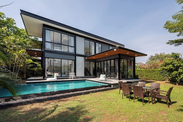 Fachada de la propiedad