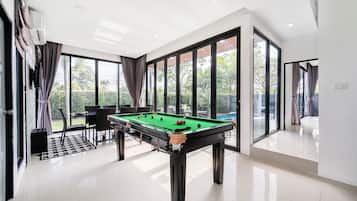 Casa, 3 habitaciones, alberca privada, vista al jardín | Área de sala de estar | Televisión de pantalla plana