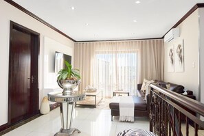 Casa de lujo, vistas al jardín | Zona de estar