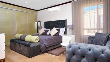 Luxury House, Garden View | 3 bilik tidur, seterika/papan seterika, Wi-fi percuma, cadar katil