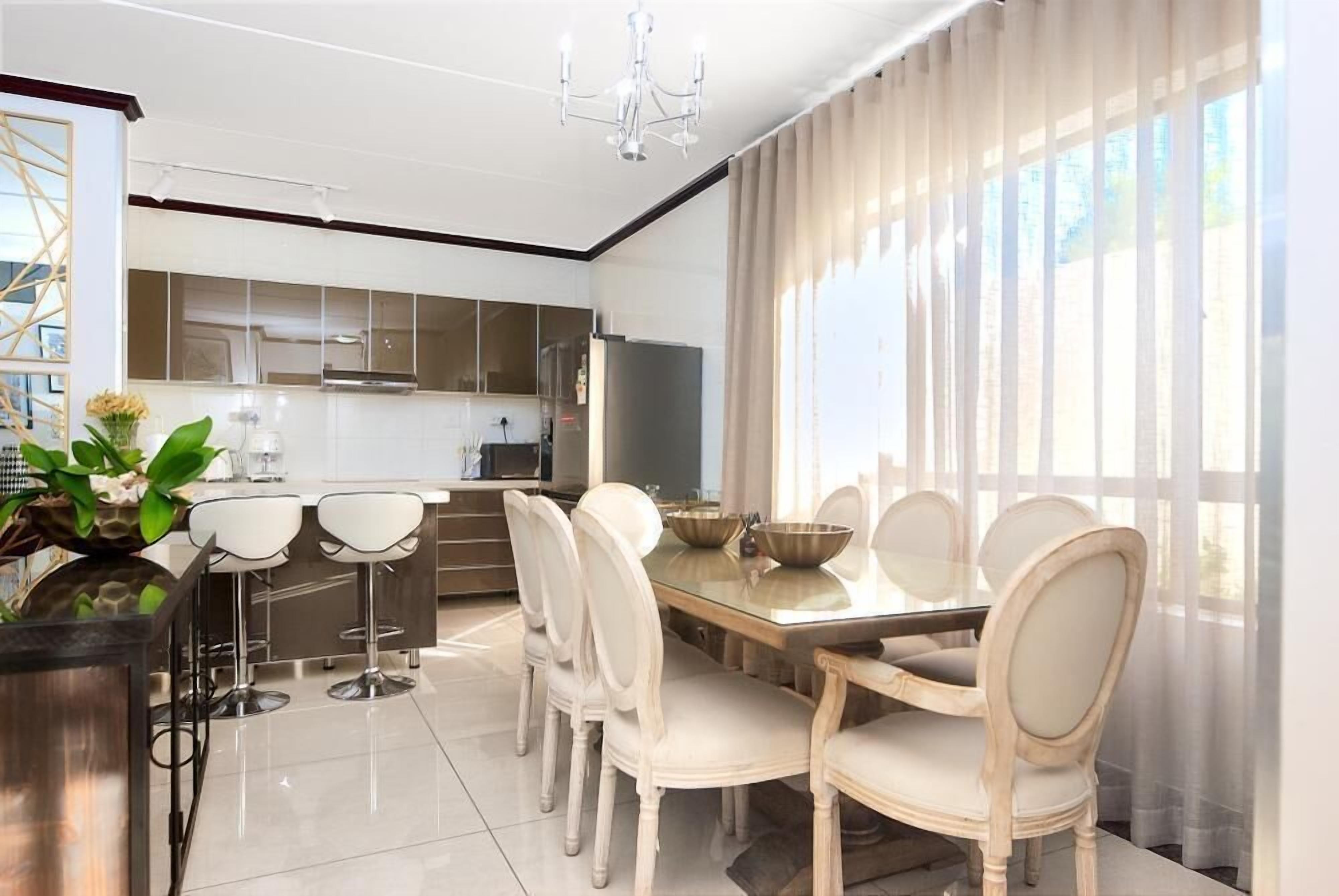 Nhà Cao cấp, quang cảnh vườn | Khu vực ăn uống tại phòng