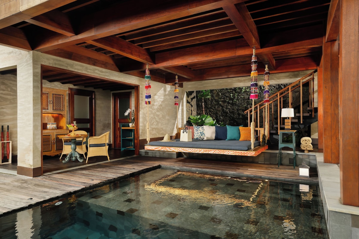 Bayu One Bedroom Pool Villa | Living area | Fireplace