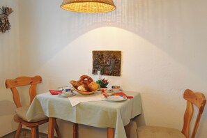 Dining - Vacation apartment (2) 29sqm for max. 2 persons (Reit im Winkl)