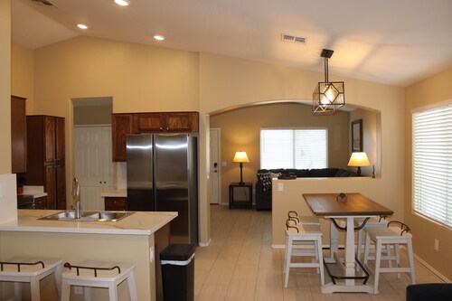 3 bedroom home minutes from West Gate/Cardinals and Spring training facilities