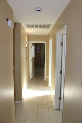 3 bedroom home minutes from West Gate/Cardinals and Spring training facilities