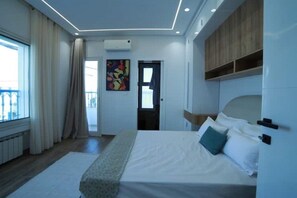 2 bedrooms, iron/ironing board, free WiFi, bed sheets