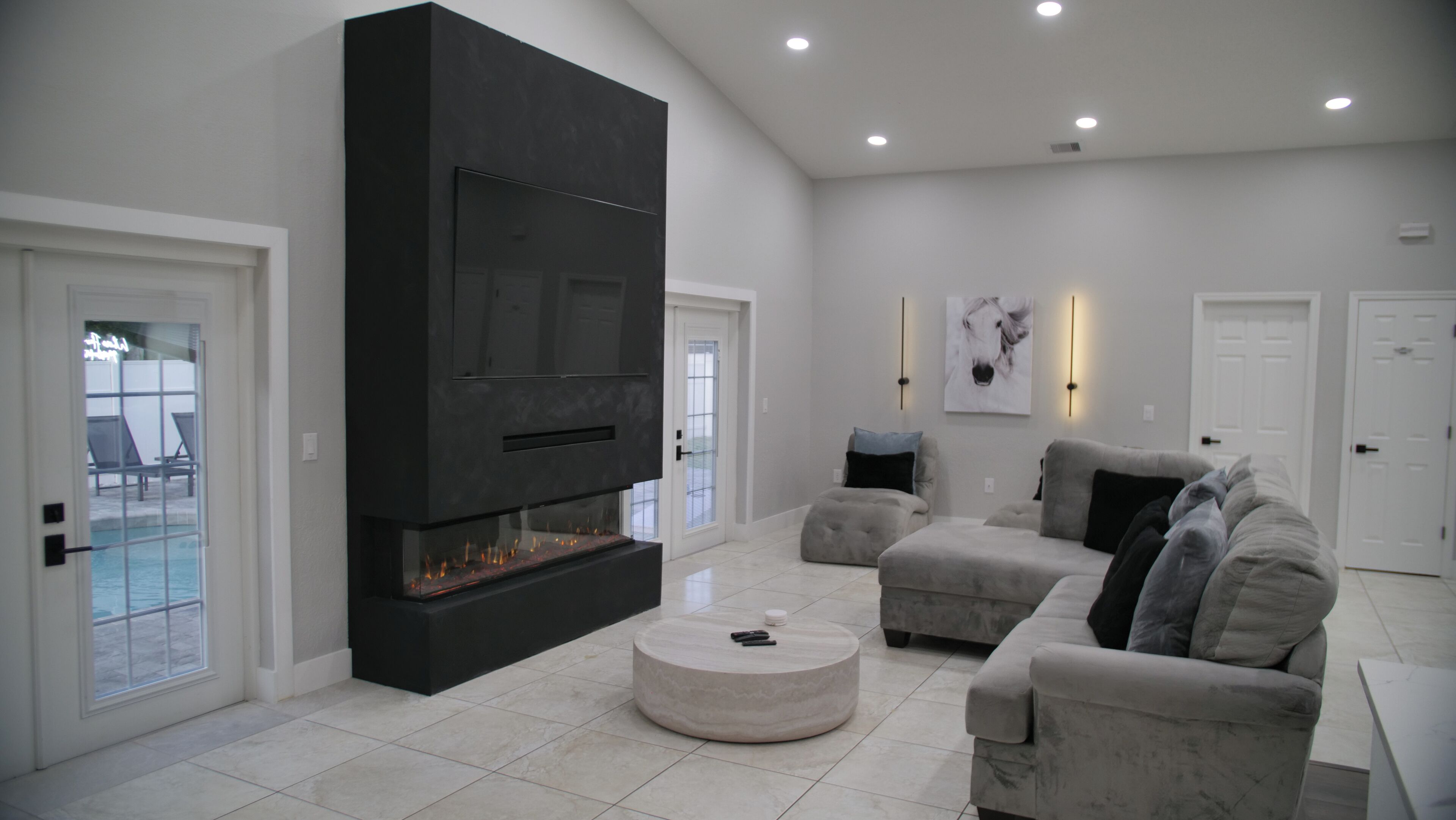 Smart TV, fireplace, stereo