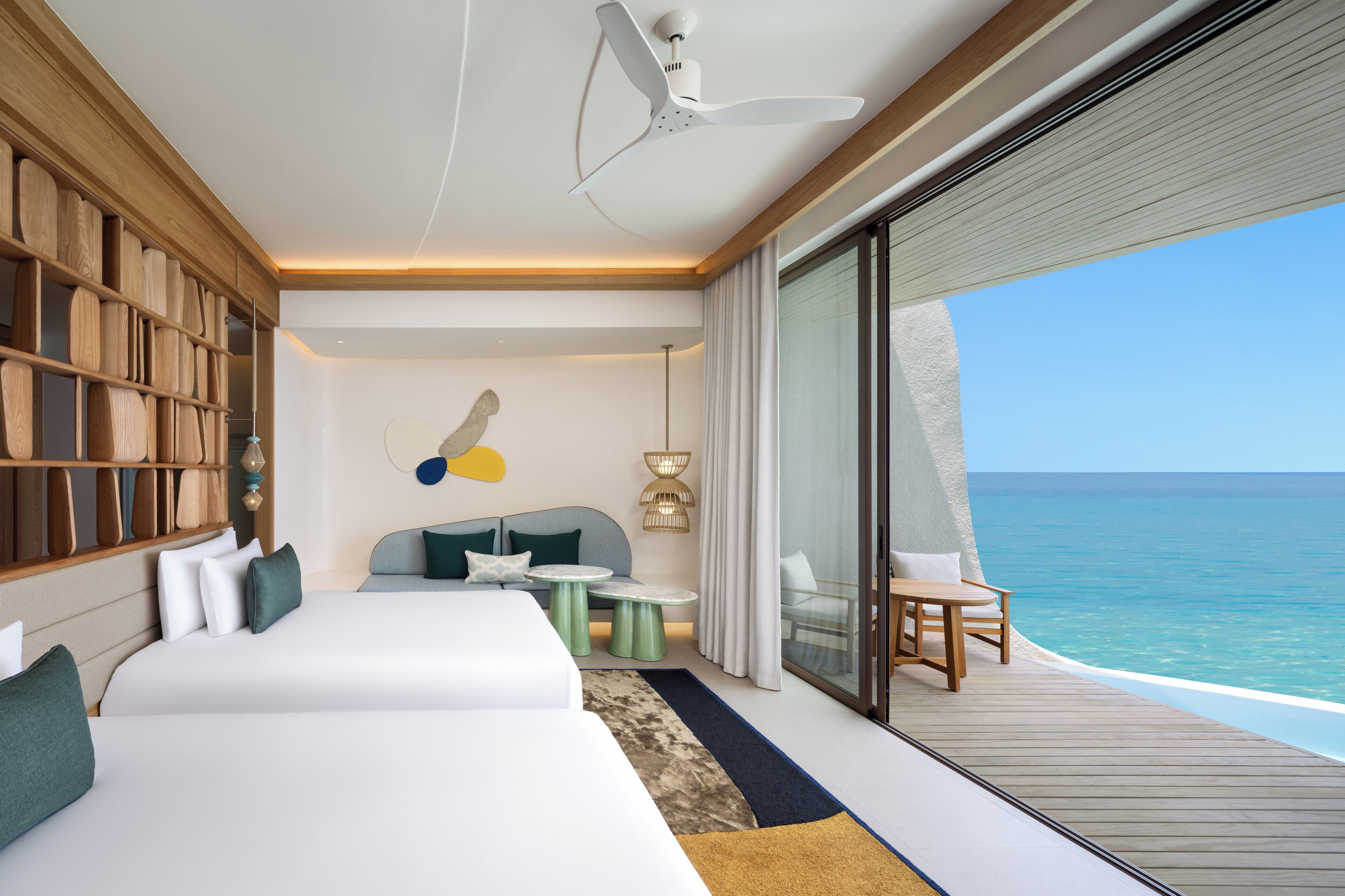 Luxe beddengoed, een minibar, een kluis op de kamer, een laptopwerkplek