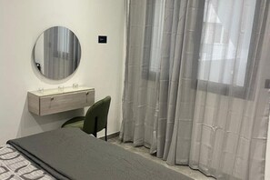 2 bedrooms, iron/ironing board, free WiFi, bed sheets