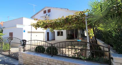 Ferienwohnung mit Wlan und Schöner Terrasse