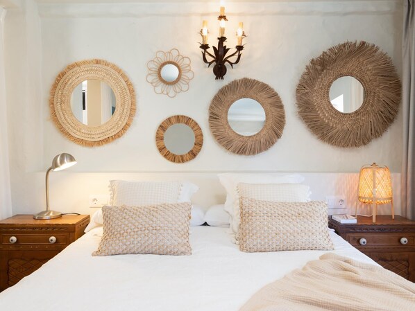 1 bedroom, internet, bed sheets