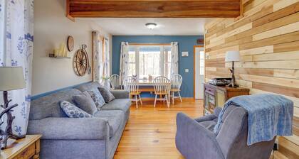 Shared Pond & Trails: Rosedale Cottage!