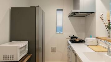 House, 2 Bedrooms, Non Smoking, Kitchen | Private kitchen