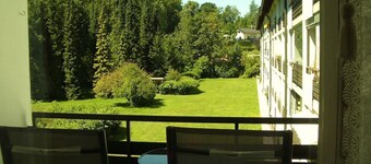 Vacation apartment 54 m², close to the lake with sep. Bedroom, large SW balcony on the 2nd floor