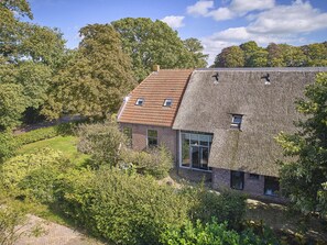 Exterior - Cosy farmhouse near Giethoorn (Nijeveen)