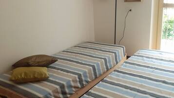 2 habitaciones, tabla de planchar con plancha y wifi