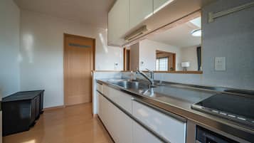 Fridge, microwave, stovetop, electric kettle