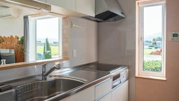 Fridge, microwave, stovetop, electric kettle