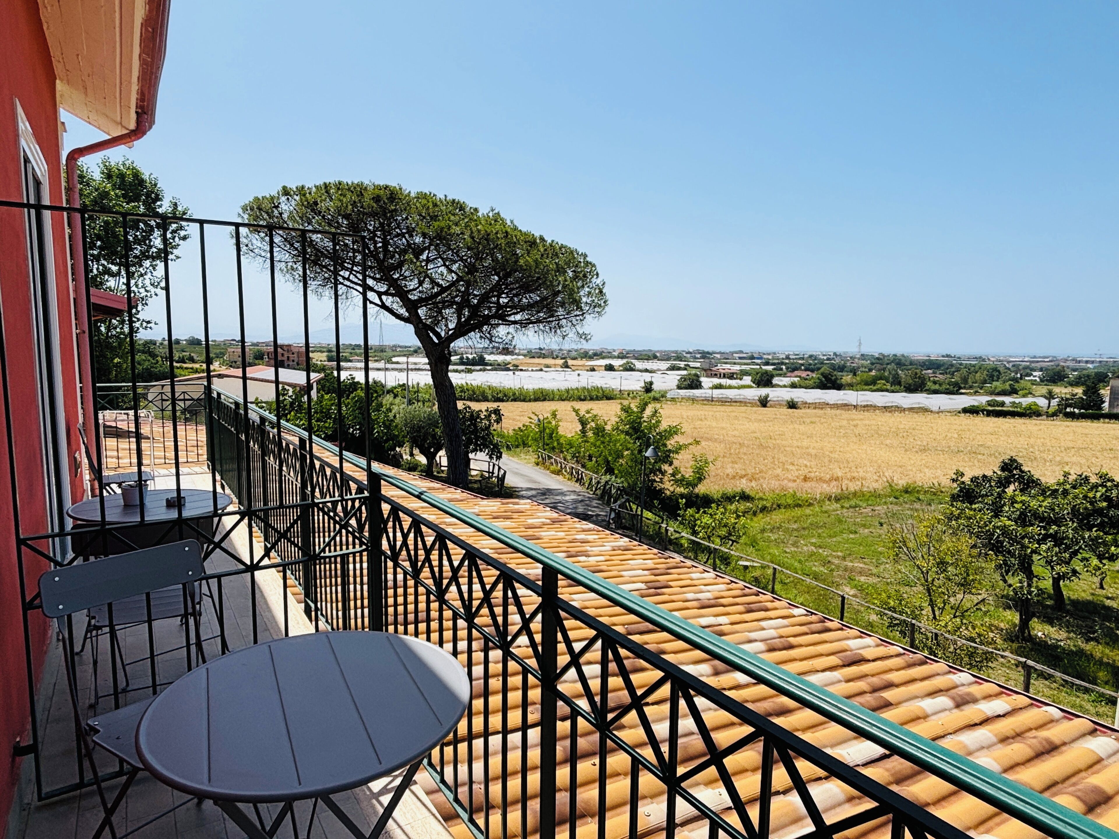 Basic-Zimmer, 1 Doppelbett, Balkon, Blick auf den Innenhof | Ausblick vom Zimmer