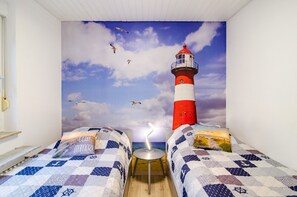 2 bedrooms, iron/ironing board, free WiFi, bed sheets - Bungalow 'Perle von Berumbur' with Private Terrace, Private Garden and Wi-Fi (Berumbur)