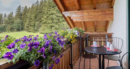 Holiday Apartment 'Waldblick' with Shared Garden, Balcony and Wi-Fi