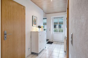 Interior - Holiday Home 'Huus Meernmank' with Shared Terrace, Shared Garden and Wi-Fi (Achtrup)