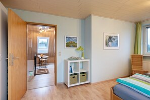 2 slaapkamers, een strijkplank/strijkijzer, gratis wifi, beddengoed