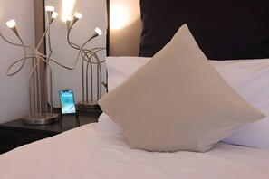 1 slaapkamer, een strijkplank/strijkijzer, beddengoed