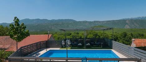 Ferienhaus (Five-Bedroom Home) | Außenpool