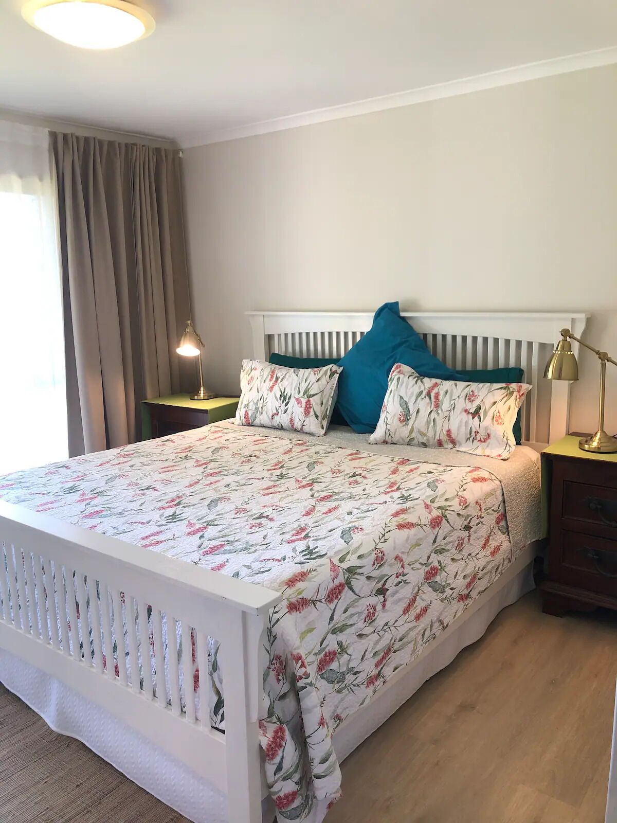 1 chambre, bureau, fer et planche à repasser, Wi-Fi