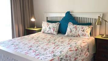 1 bedroom, desk, iron/ironing board, WiFi