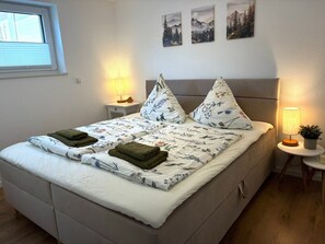 1 bedroom, free WiFi, bed sheets