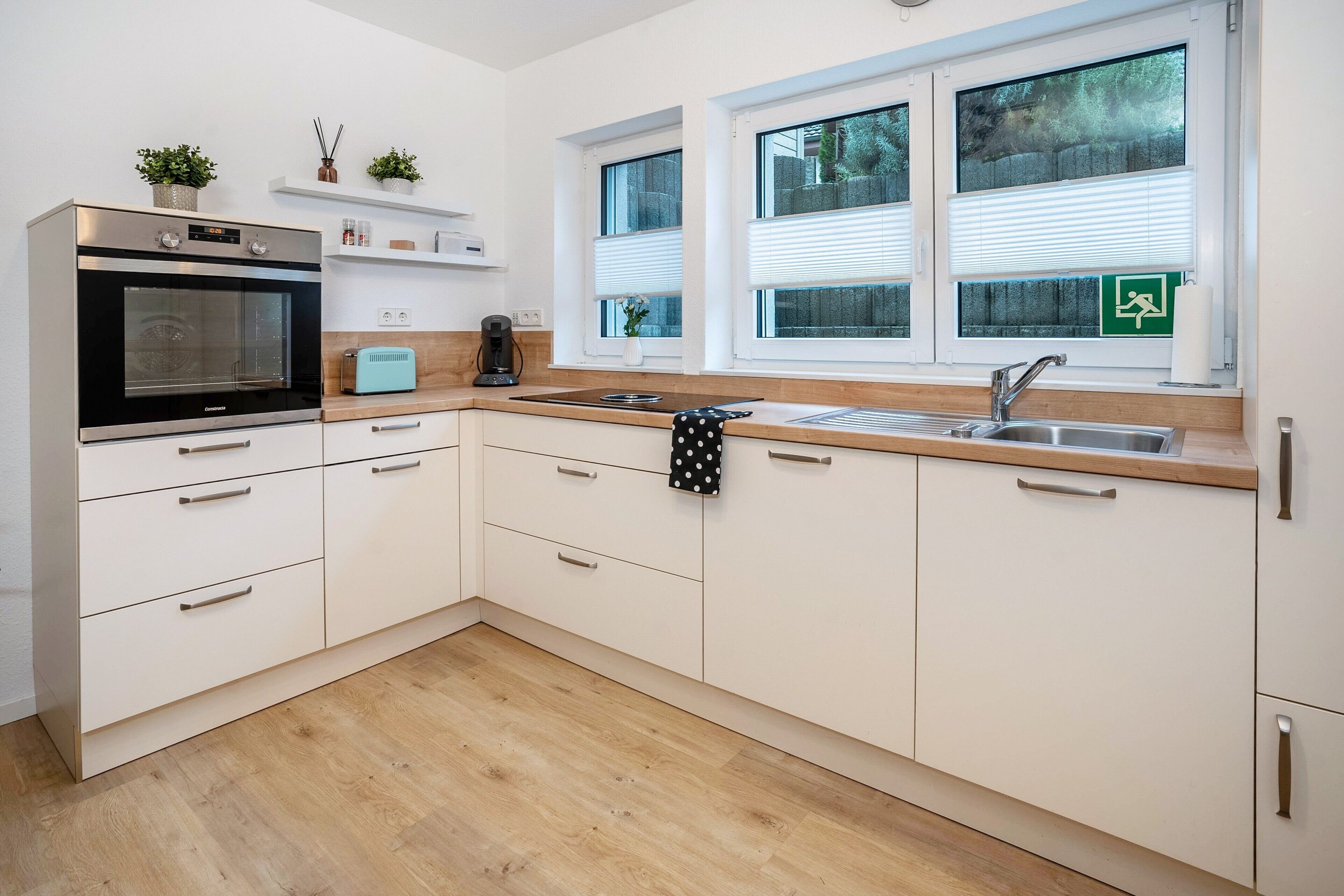 Kühlschrank, Ofen, Herdplatte, Geschirrspüler