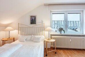 2 slaapkamers, een strijkplank/strijkijzer, gratis wifi, beddengoed
