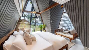Romantic Room, Partial Sea View | Free WiFi, bed sheets
