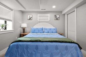 3 soverom, strykejern/-brett, reiseseng for barn og internettilgang