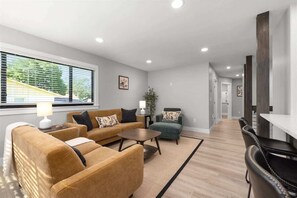 TV, fireplace, offices