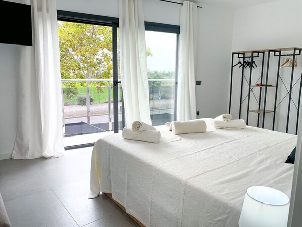 3 bedrooms, iron/ironing board, travel crib, WiFi