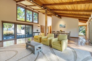 Dining - Relaxing Retreat with A+ Design, Near Beaches | Serene Crest by AvantStay (Pebble Beach)