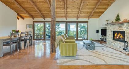 Serene Crest by AvantStay | A+ Design Near Beaches