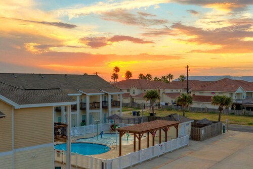 The Beautiful Place by AvantStay | Mins to Beach + Family-Friendly Pool