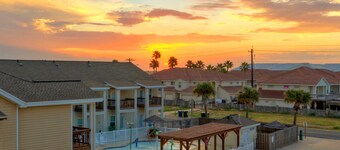 The Beautiful Place by AvantStay | Mins to Beach + Family-Friendly Pool