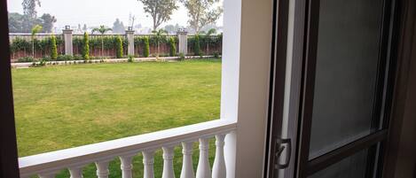 Deluxe-Zimmer, Gartenblick | Terrasse/Patio