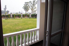 Deluxe-Zimmer, Gartenblick | Terrasse/Patio