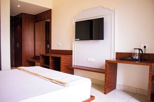 Deluxe Room, Garden View | Free WiFi