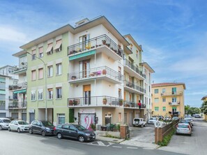 Exterior - Lovely apartment for 5 guests with WIFI, TV, balcony and pets allowed (Cecina)