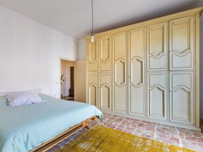 2 bedrooms, free WiFi