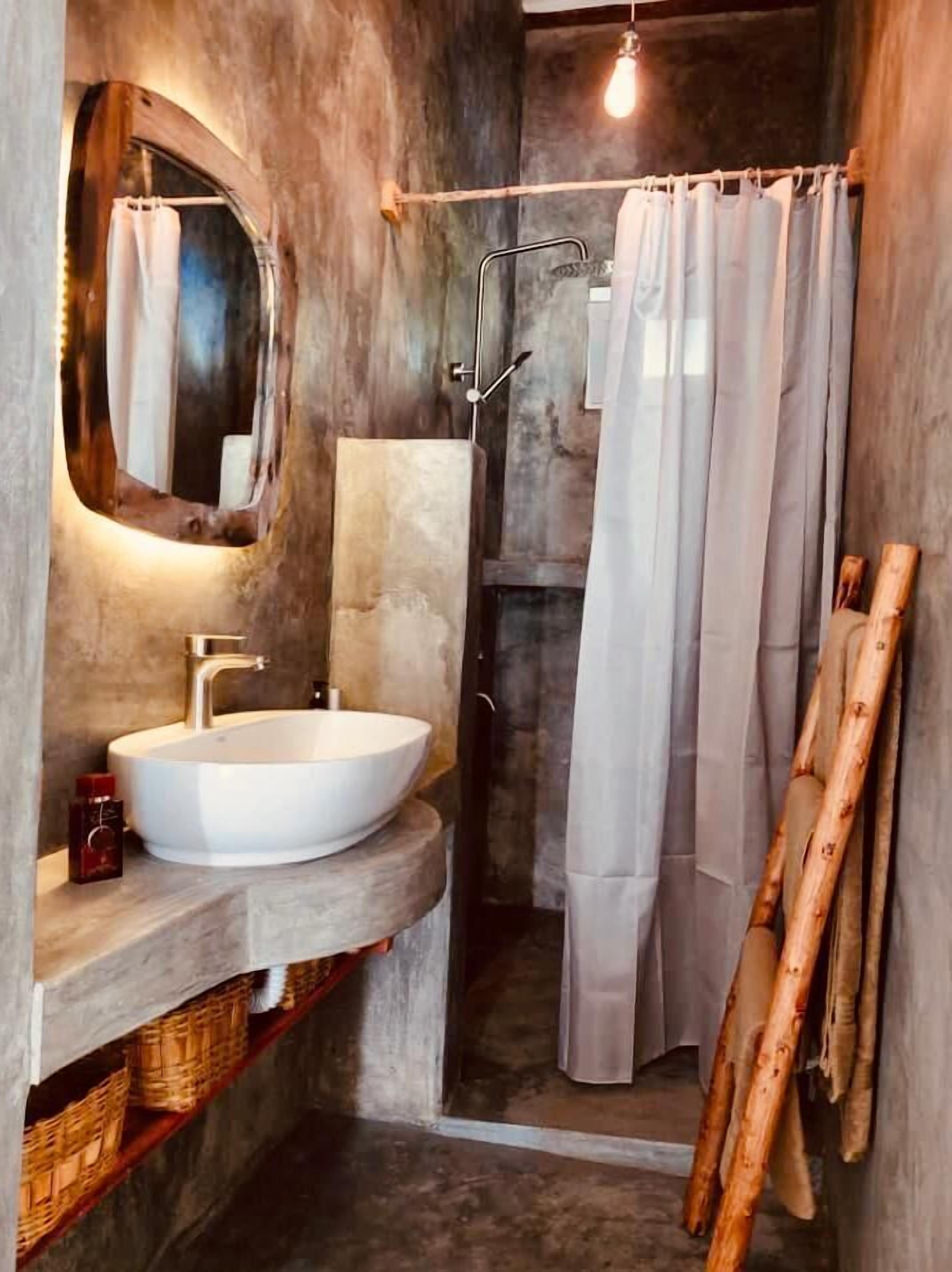 Deluxe Double Room, Ocean View | Bathroom