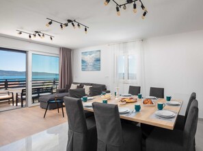 Appartement (Four Bedroom Apartment with Terrace) | Salle de séjour